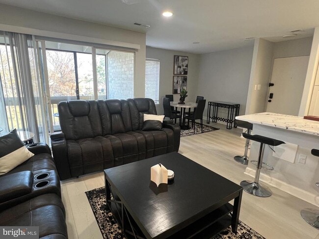 Building Photo - 10528 Cross Fox Ln