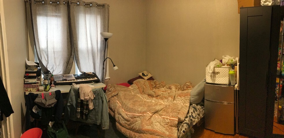 Building Photo - 8 Sunset St