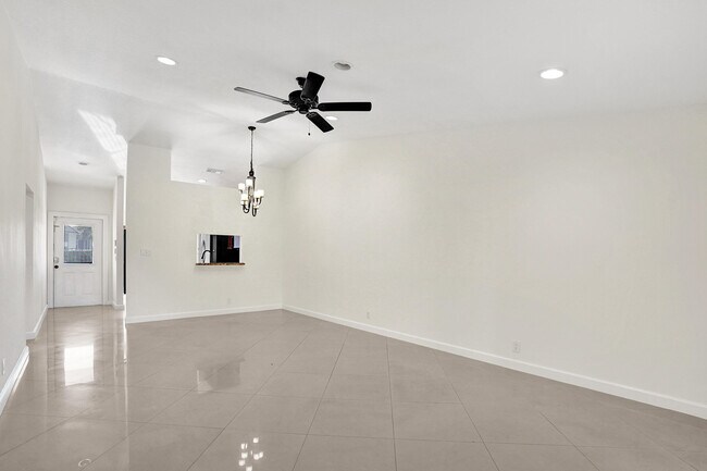 Building Photo - 630 Sea Pine Way