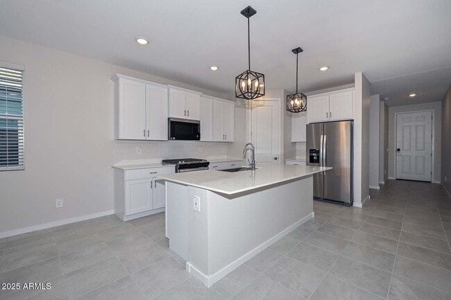 Building Photo - 17619 W Monroe St