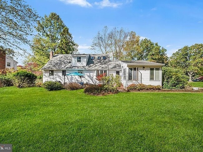 Building Photo - 13 Lopatcong Dr