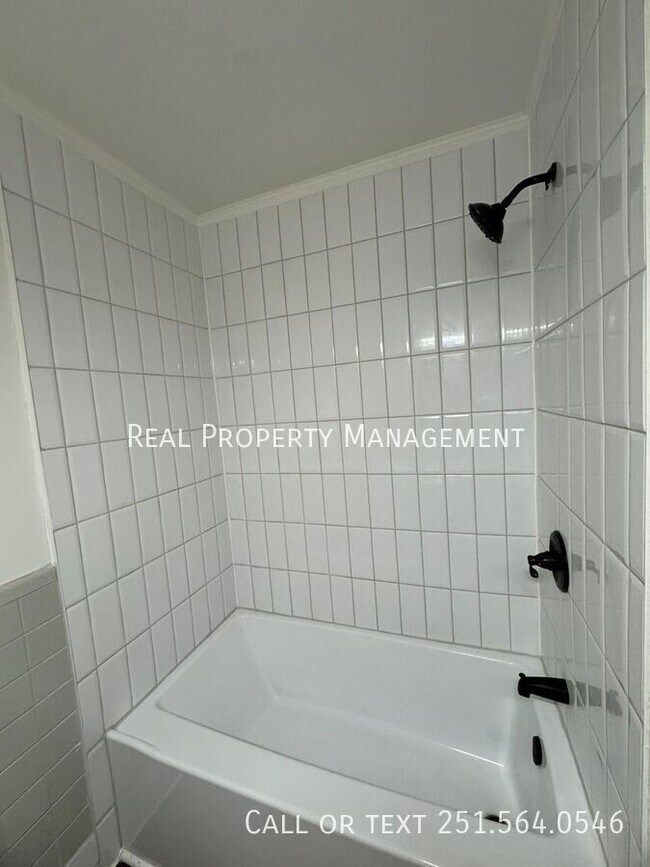 Building Photo - 265 Thrift St