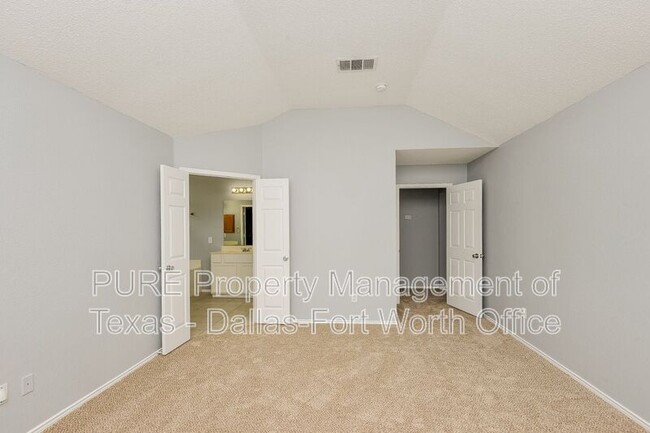 Building Photo - 6208 Bowin Dr