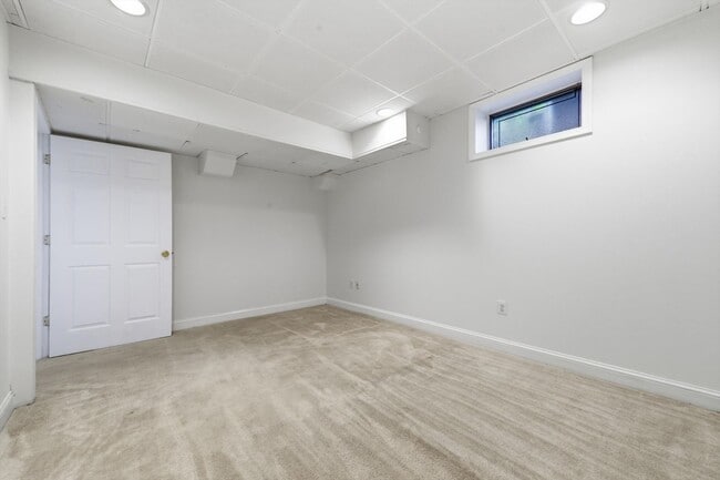 Building Photo - 17545 Hardy Rd