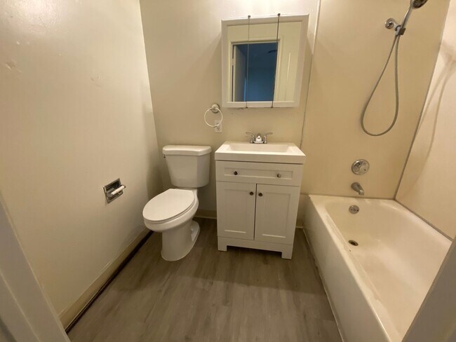 Building Photo - Move In Special - Half Off the First Month of Rent