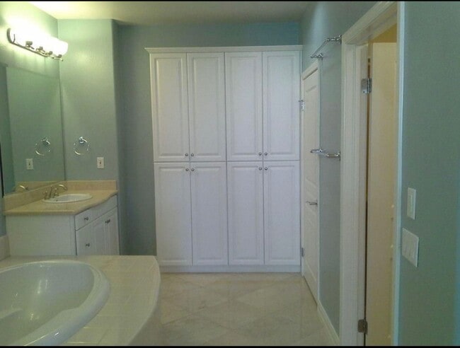 Building Photo - Seabridge Oxnard - 3 bedroom, 2 bath condo...