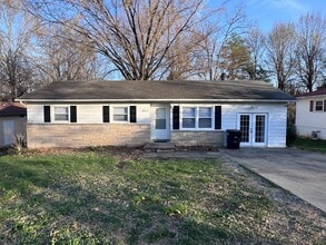 Building Photo - 3 Bedroom, 1 bath house with a bonus room