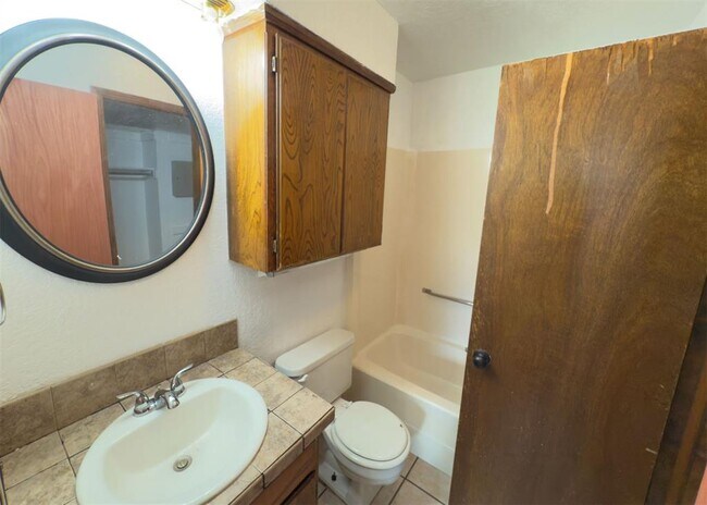 Building Photo - 1109 Dustin Dr