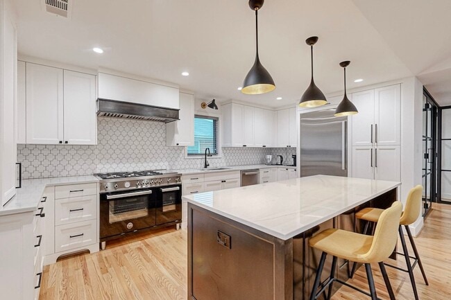 Building Photo - 4423 Springside Ln