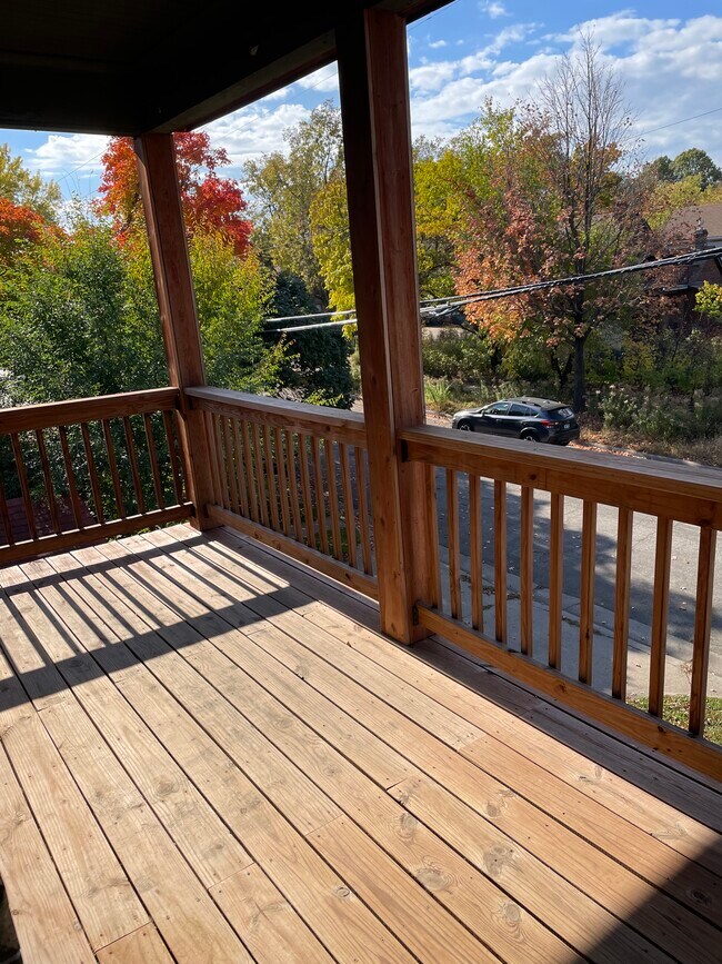 Building Photo - 216 Ann St