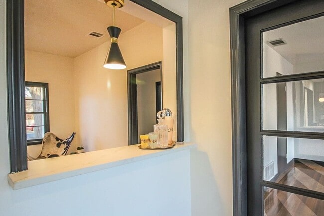 Building Photo - PRE LEASING for fall 2026! 4/2 in heart of Lubbock!