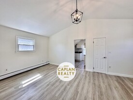 Building Photo - 208 Howard Ave