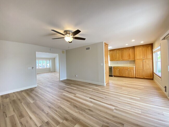 Building Photo - 2620 El Aguila Ln