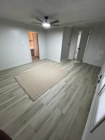 Building Photo - 702 Todds Ln