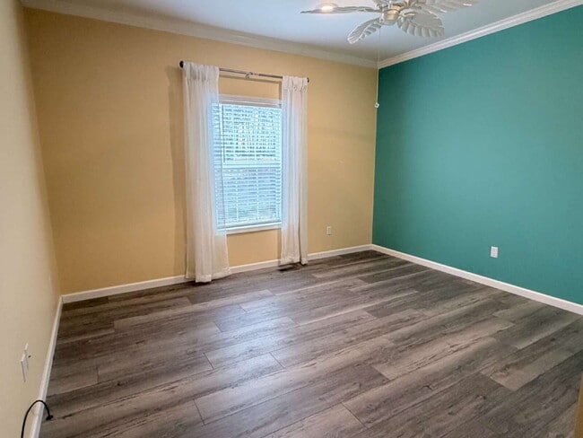 Building Photo - Immaculate Newer 3BR/2BA Brevard Home with Open Layout – Pet-Friendly