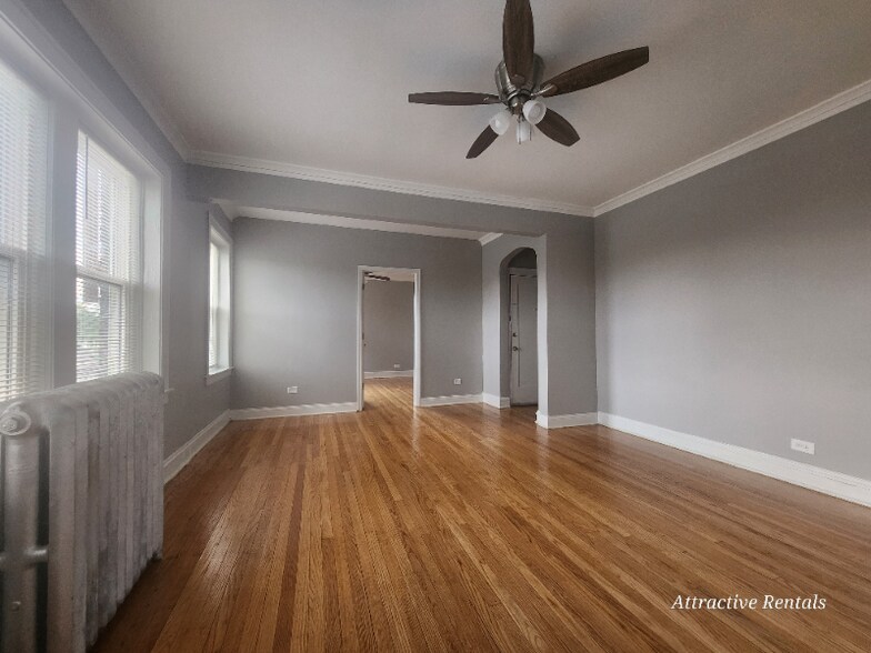 Building Photo - 9909 S Charles St