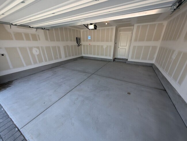Building Photo - 5019 Chapin Mesa Ave
