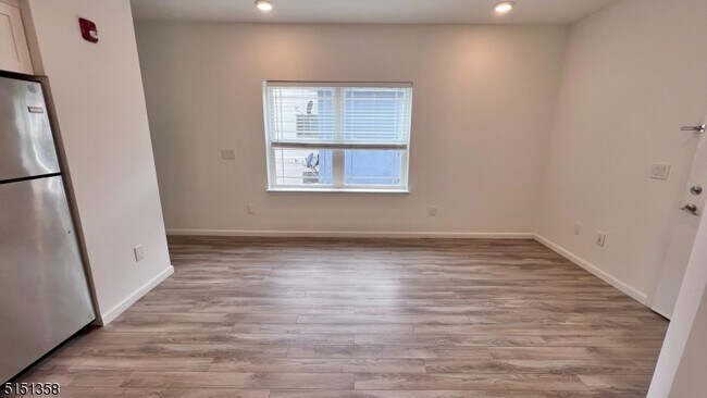 Building Photo - 1110 Magnolia Ave