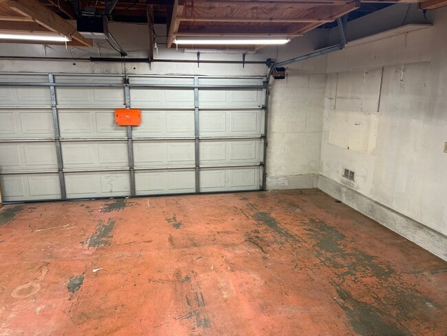 Building Photo - South Salinas Monterey Park Home