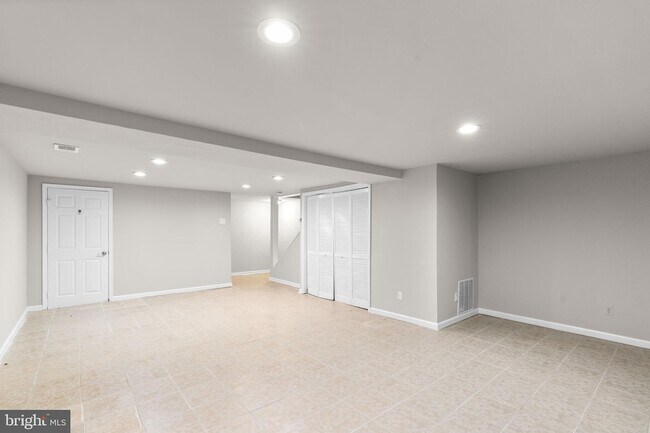 Building Photo - 314 Woodleaf Ct