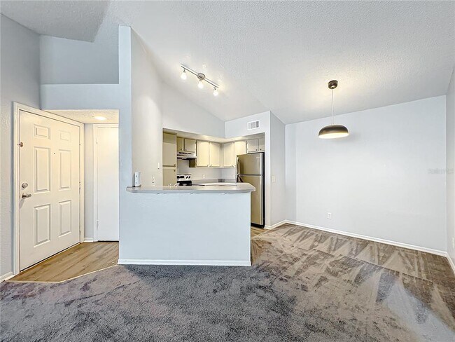 Building Photo - 4540 Commander Dr