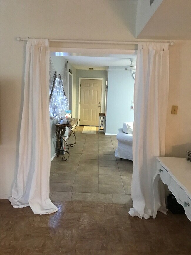 Building Photo - 5-Bedroom Pool Home with 2 Full Baths - Spacious 2373 Sq Ft Home in Englewood's Prime Location!"