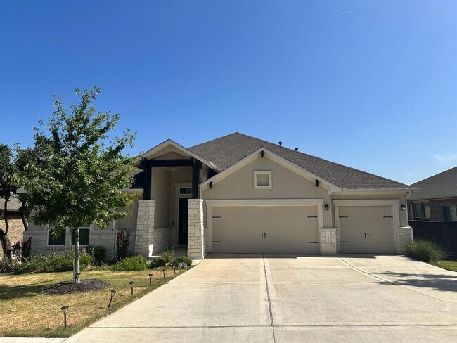 Building Photo - 240 Brentwood Dr