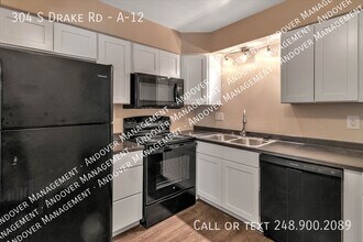Building Photo - 304 S Drake Rd