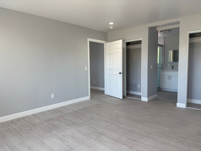 Building Photo - NewB SDS T 3634