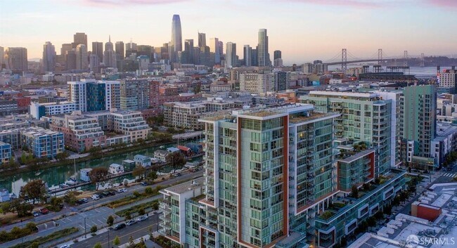 Building Photo - 718 Long Bridge St