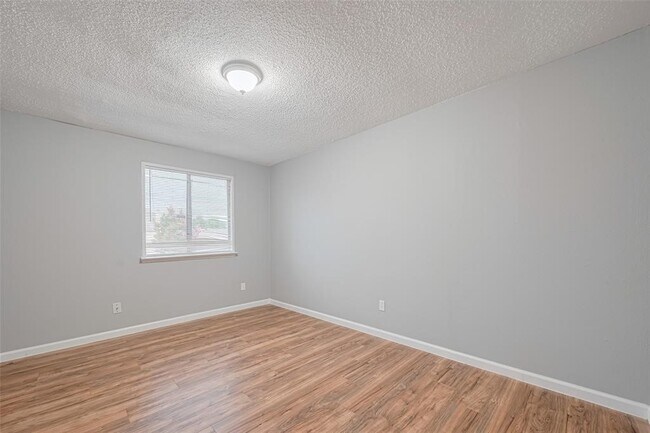 Building Photo - 6452 Kentwick Dr
