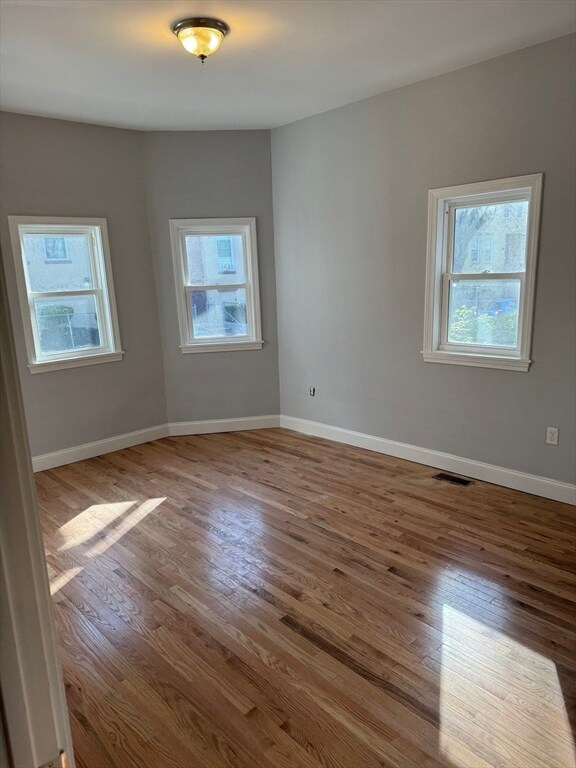 Building Photo - 84 Fayston St