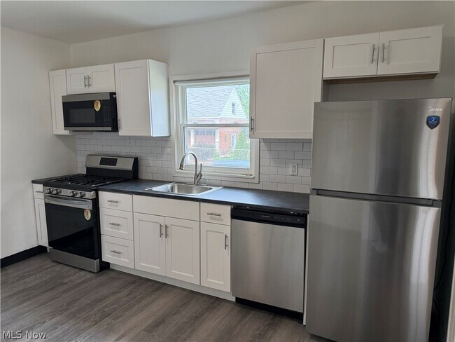 Building Photo - 4162 W 140th St