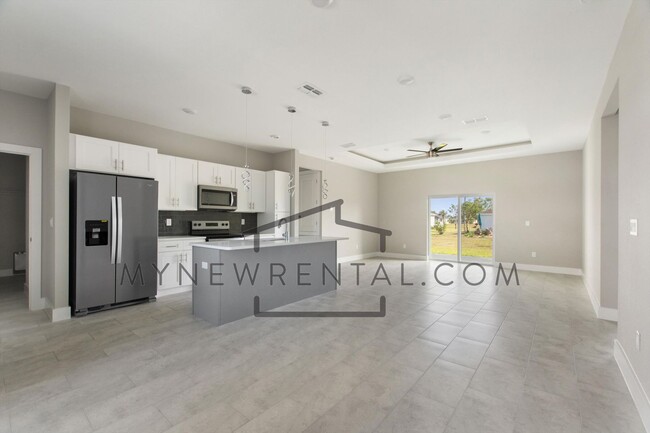 Building Photo - 25307 Alicante Dr