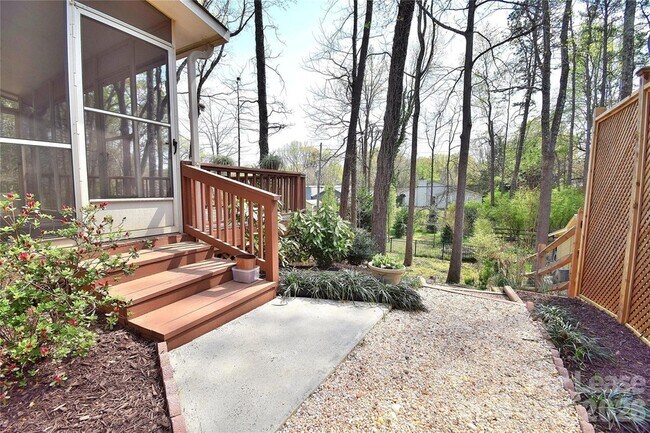 Building Photo - 9530 Errington Ln