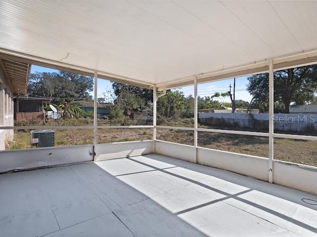 Building Photo - 5614 Riviera Dr