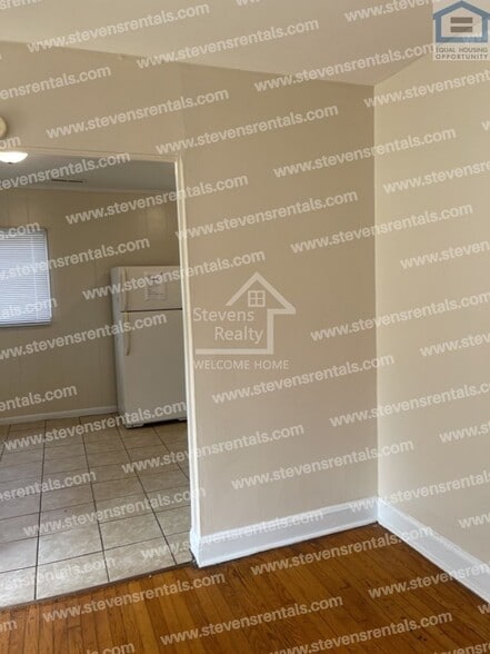 Building Photo - 1720 Cambridge Dr