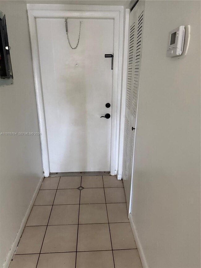 Building Photo - 851 NE 207th Terrace