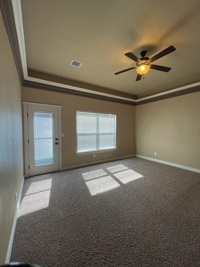 Building Photo - 3724 Coco Palm Dr