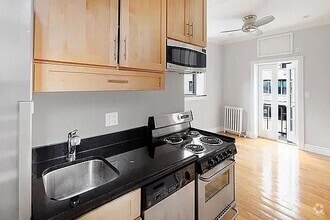 Building Photo - 326 E 35th St