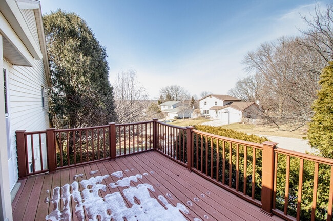 Building Photo - 1055 S Imperial Dr