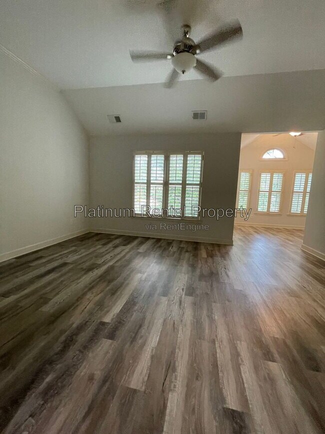 Building Photo - 1875 Adagio Dr