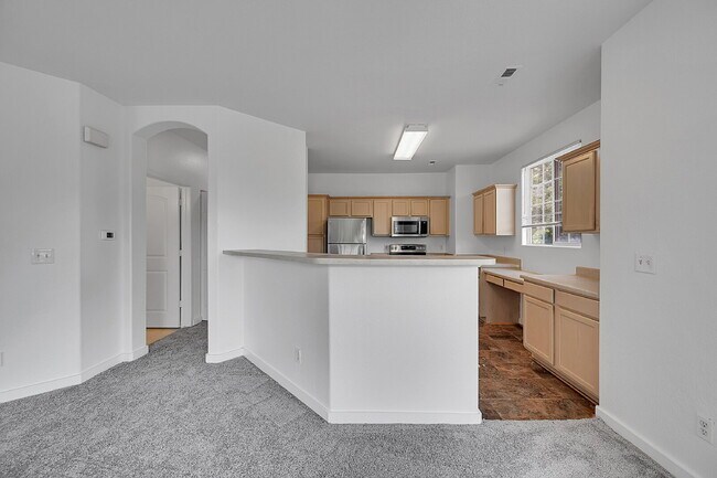 Building Photo - $1,825.00 - 2 Beds, 2 Baths, Condo in Thor...