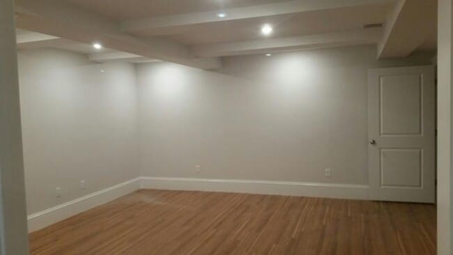 Building Photo - No Brokers Fee, Newton Center Area. 3 Level of Living Space/ central AC, In-Unit Laundry. Parking...