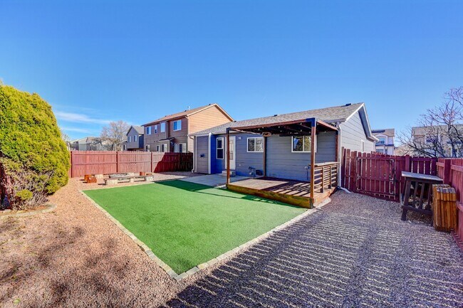 Building Photo - $2,100.00 - 3 bedroom, 2 bathroom, Single ...