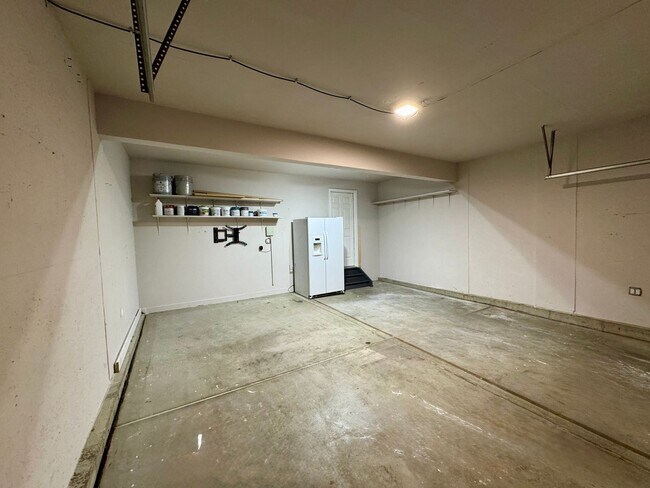 Building Photo - Beautiful & Updated 4 Bedroom / 3.5 Bath Home – Available Now!