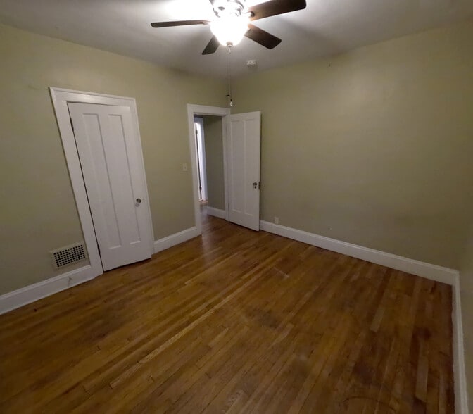 Building Photo - 1652 Hillcrest Rd