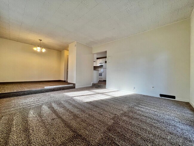 Building Photo - Ranch-Style 3 Bed, 1.5 Bath Home Near Avery Park in Fort Collins