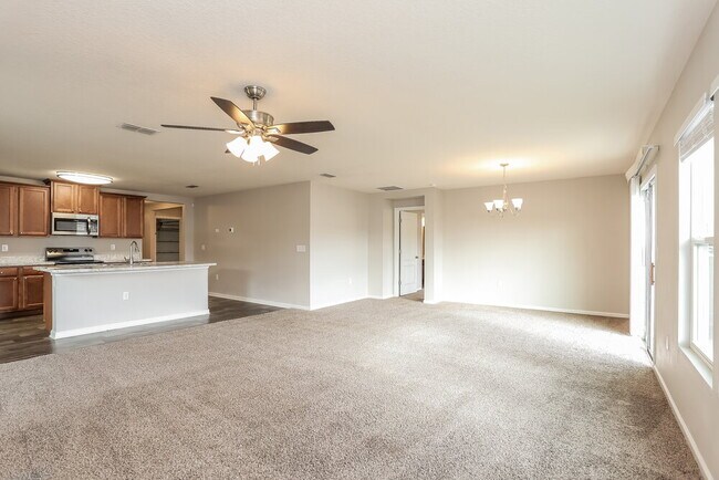 Building Photo - 6780 Sandle Dr