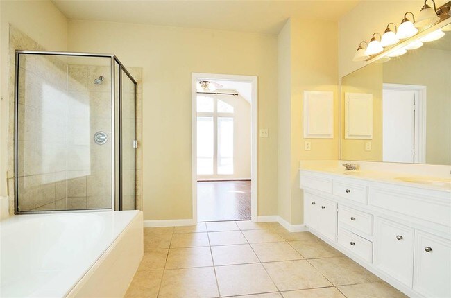 Building Photo - 20919 Field Manor Ln